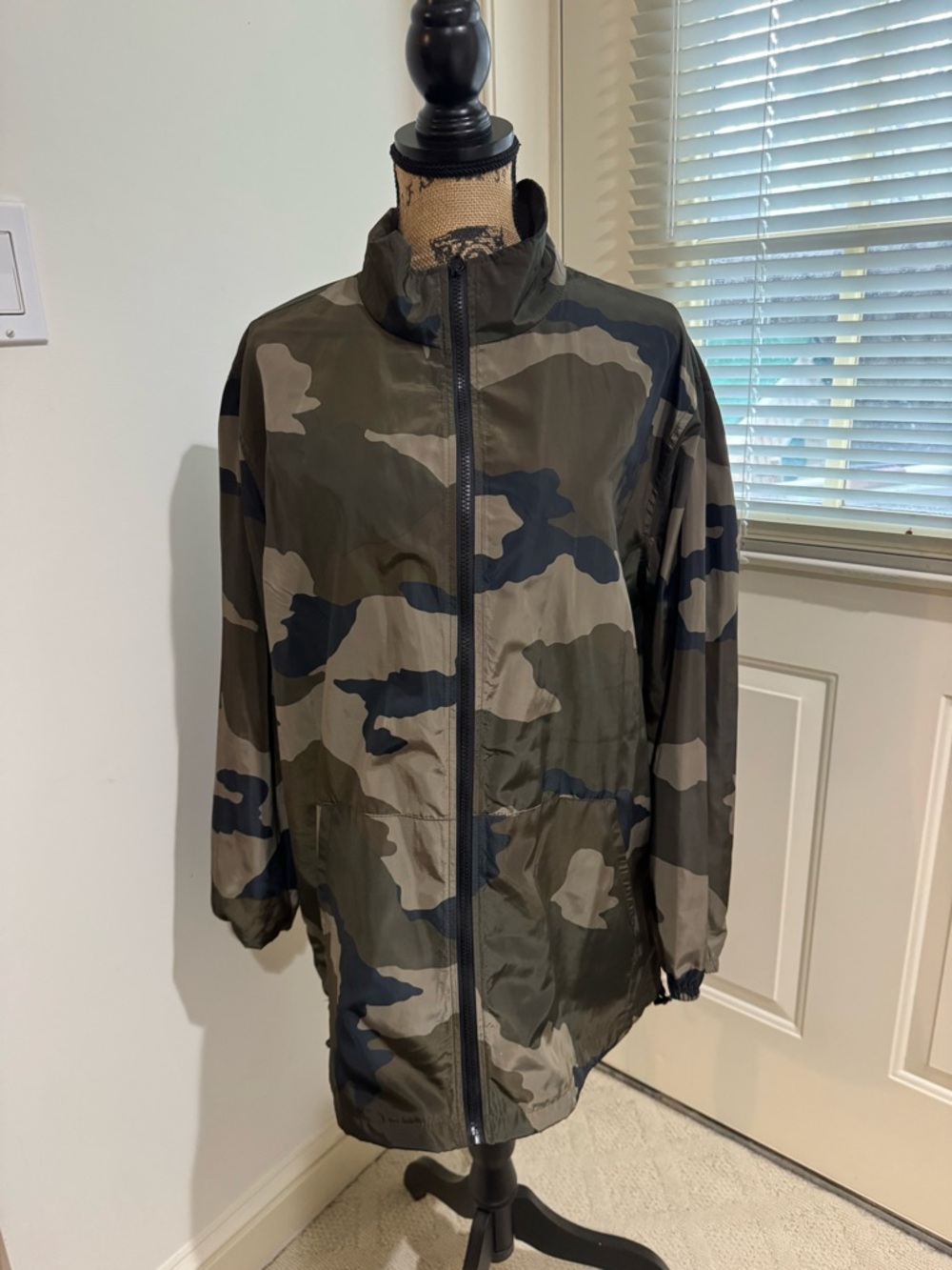 wild fable Men's Olive Camo Zip-Up Windbreaker size L